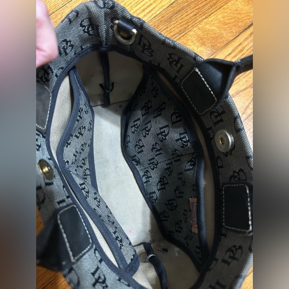 Dooney & Bourke Drawstring Canvas Signature DB Bucket Bag/ Cross Body Strap - Picture 3 of 16